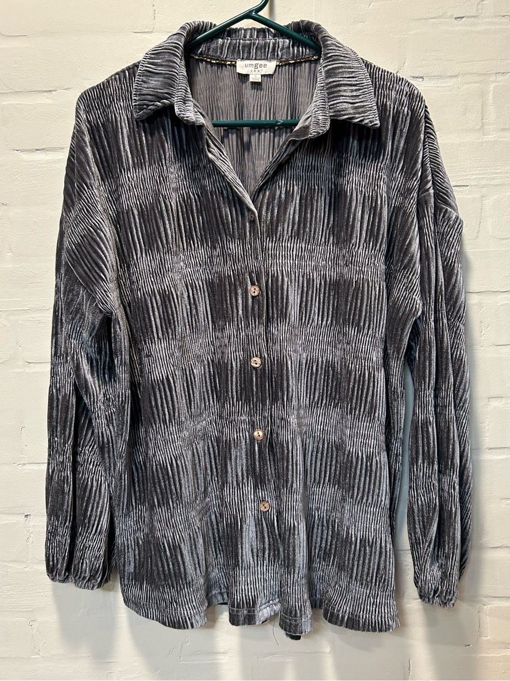 Umgee Gray Pleated Velvet Button Front Shirt Size S Whimisigoth Boho